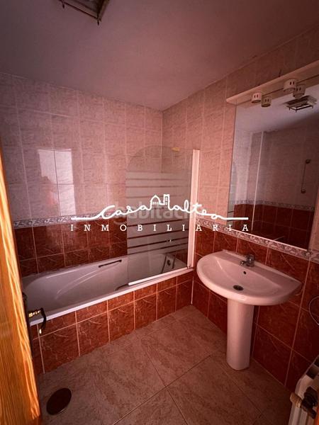 Foto 9f5c9850-ffa9-4967-bc54-fca1fe0e606d. Casa adossada amb aparcament a El Tossal-Bello Horizonte Nucia (la)