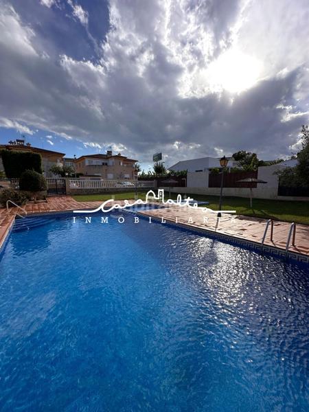 Foto c4604f28-c6ca-4681-ae88-602d1478880a. Casa adossada amb aparcament a El Tossal-Bello Horizonte Nucia (la)