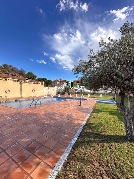 Foto e306ee07-4d57-491a-8a21-72bc6bf5a4ef. Casa adossada amb aparcament a El Tossal-Bello Horizonte Nucia (la)