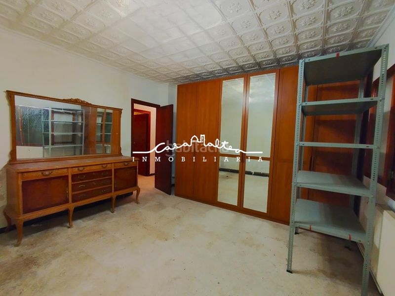 Foto 10a0eff1-e835-473c-a254-d7461d480289. Casa amb calefacció aparcament piscina a Ador