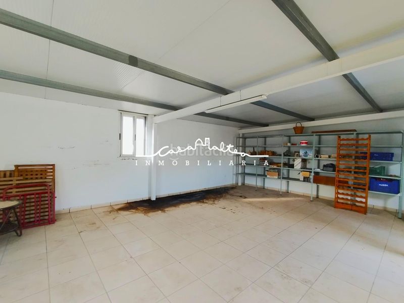 Foto 3b16e3c7-e136-4112-8702-70bef2fd7aa8. Casa amb calefacció aparcament piscina a Ador