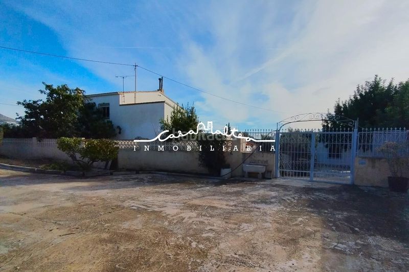Foto 4ec43929-8501-48dd-9a6a-02d541273592. Casa amb calefacció aparcament piscina a Ador