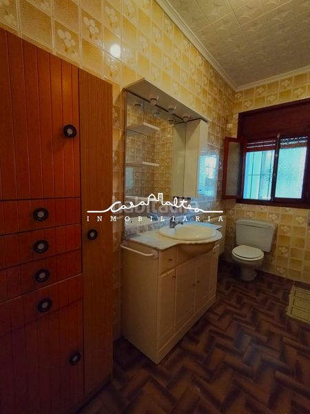 Foto d89bd8e8-dbcc-4e37-9c9a-a9dcda3771bd. Casa amb calefacció aparcament piscina a Ador