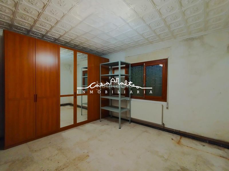 Foto e1cf378c-f3fa-45eb-9695-ff5bf2c8bf87. Casa amb calefacció aparcament piscina a Ador