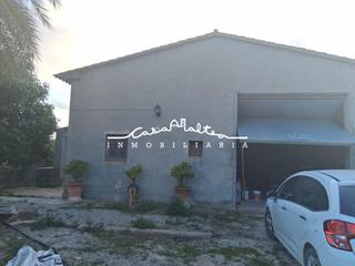 Rural plot in Callosa d´en Sarrià. Terreno con almacencerca de altea