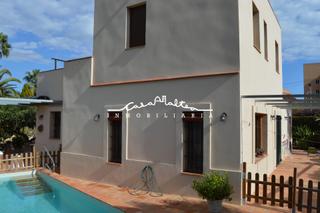 Lloguer Xalet a L´Albir. Se alquila increíble chalet de dos plantas en el albir con pisci