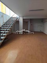 Affitto Locale commerciale in La Nucia Pueblo. En alquiler local comercial de esquina con amplia fachada en la