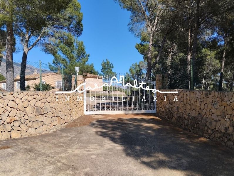 Foto 42e751dc-28be-45f3-b373-0263ff20b0a4. Masia amb aparcament piscina a Altea la vella Altea