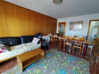 Etagenwohnung in Altea Ciudad. Se vende bonito y luminoso piso a pocos metros de la playa en al