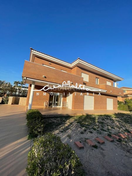 Foto 3e4eddba-2192-4624-af3e-110ea55a3c06. Xalet amb aparcament piscina a La Nucia Pueblo Nucia (la)