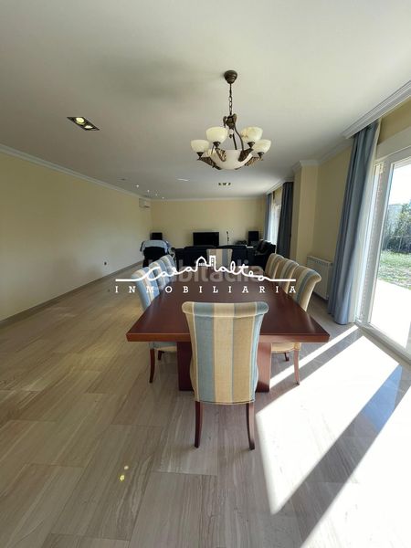 Foto 6d31fdd5-a501-464a-9d4c-732cf09207fd. Xalet amb aparcament piscina a La Nucia Pueblo Nucia (la)