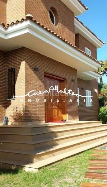 Foto a2a312db-aa2b-4bad-b262-eb28141c3bc6. Xalet amb aparcament piscina a La Nucia Pueblo Nucia (la)