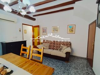 Casa in Casco urbano. En venta gran casa de pueblo de 3 plantas en polop