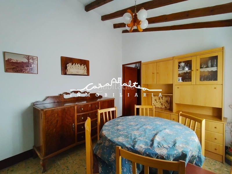 Foto f53d3c94-44af-44e0-85e8-03a35863c6f8. Casa amb aparcament a Casco urbano Polop