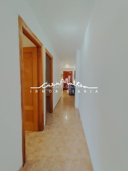 Foto a03cb480-dc2b-4907-bb86-792d1cd61941. Pis amb aparcament a Altea ciudad Altea