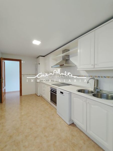 Foto a515ceba-102d-43f8-bed6-7b3b1ffda98a. Pis amb aparcament a Altea ciudad Altea