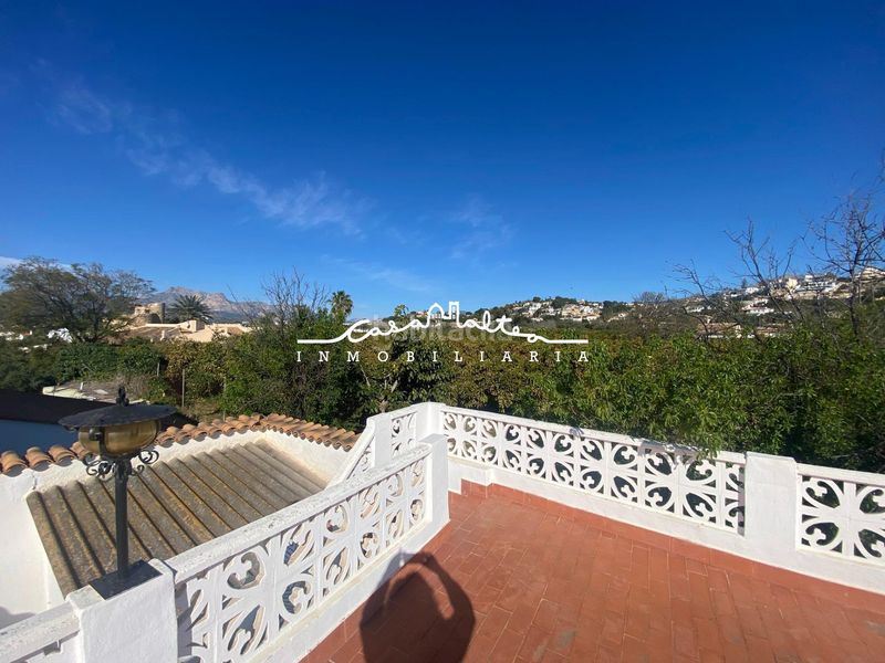 Foto c2895116-b16d-4292-91aa-cd36f4000a0d. Casa amb aparcament a Altea ciudad Altea
