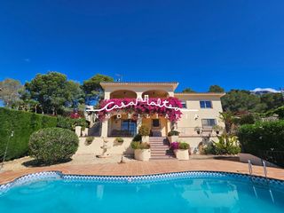 Chalet en Altea la Vella. En venta espectacular villa mediterránea en altea la vella, con