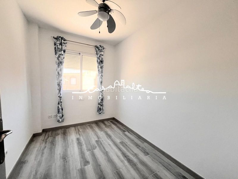 Foto 14317875-7db2-4286-82d5-df63dbebcc2e. Apartament amb calefacció aparcament piscina a Urbanizaciones Benidorm