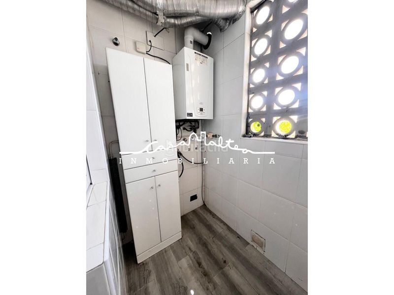 Foto 509e8e3e-44f4-4946-8745-e140d179a6db. Apartament amb calefacció aparcament piscina a Urbanizaciones Benidorm
