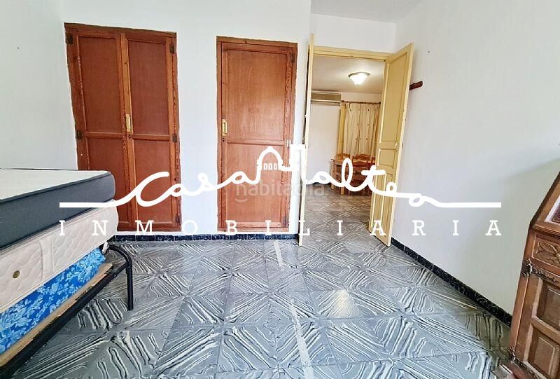 Foto 2dd5ea4d-645b-4815-914f-fc2dc8e08924. Apartamento en calle alferez navarro 9 céntrico con trastero en Polop