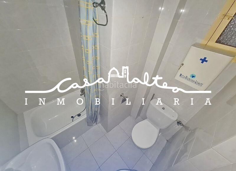 Foto 3452e5b6-8af9-4c7a-98fa-24d990e35161. Apartamento en calle alferez navarro 9 céntrico con trastero en Polop