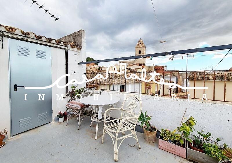 Foto 6981be0a-5f37-4ab5-8a84-0d2ebbe84b64. Apartamento en calle alferez navarro 9 céntrico con trastero en Polop