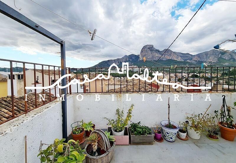 Foto 6cbcefd6-6c20-4f1d-9706-bbe066db9455. Apartamento en calle alferez navarro 9 céntrico con trastero en Polop