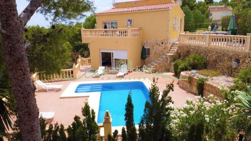 Foto d20514fa-dc84-48d4-8fa5-a6c16924710f. Chalet villa en urbanización de la nucia! en Coloma Nucia (la)