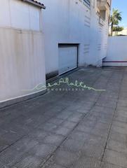 Autoparkplatz in L´Albir. Plaza de parking en albir