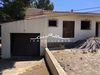 Masia a San Rafael - Nucia Park. Se vende gran parcela con chalet para reformar