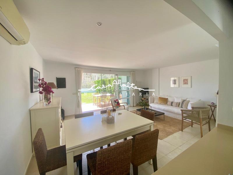 Foto 136ff09b-77bf-41fd-a48a-fee4832ca43c. Zweistöckige wohnung mit heizung parking pool in Altea ciudad Altea