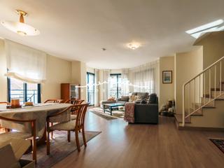 Duplex à Altea Ciudad. Se vende bonito dúplex en altea con vistas al mar