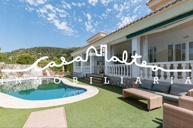Foto f27c9574-9cff-4adc-836a-412b97f389cb. Chalet con parcheggio piscina in Altea la vella Altea
