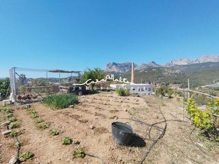 Terreny residencial a Callosa d´en Sarrià. En venta terreno urbanizable con maravillosas vistas en callosa