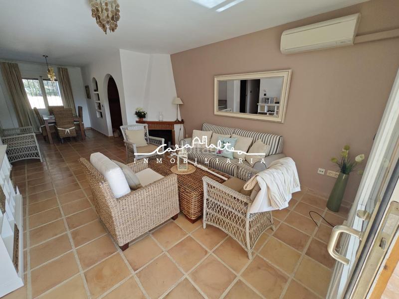 Foto 3941d3df-7095-41e5-bea3-18e4b67af074. Piccolo appartamento con riscaldamento parcheggio piscina in Altea