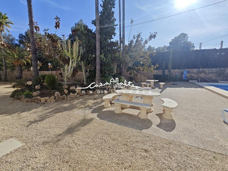 Foto 71940ca3-d6ca-4ab1-9ba3-cc03fd3233e9. Piccolo appartamento con riscaldamento parcheggio piscina in Altea