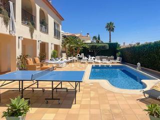 Chalet en Pueblo-Ubanizaciones. En venta exclusiva villa con piscina y amplias terrazas