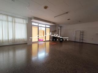 Lloguer Local Comercial a Altea Ciudad. Se alquila espacioso local céntrico en altea
