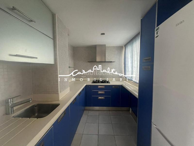 Foto e177d449-58fe-4950-8fa6-76f08322af09. Zweistöckige wohnung mit parking in Pueblo-Ubanizaciones Alfàs del Pi (l´)