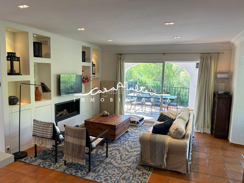 Foto d3cf981a-ae66-4db7-950e-7359a11ba841. Chalet avec chauffage parking piscine dans Altea la vella Altea