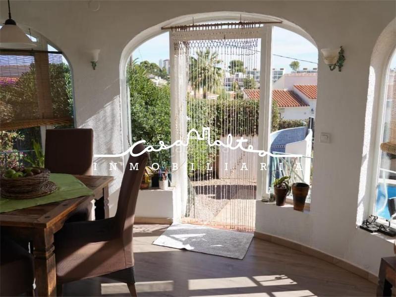 Foto dd29e711-eeb7-41f1-82b9-cf6944440961. Chalet avec parking piscine dans Marisol Park - Ortembach - Los Almendros Calp