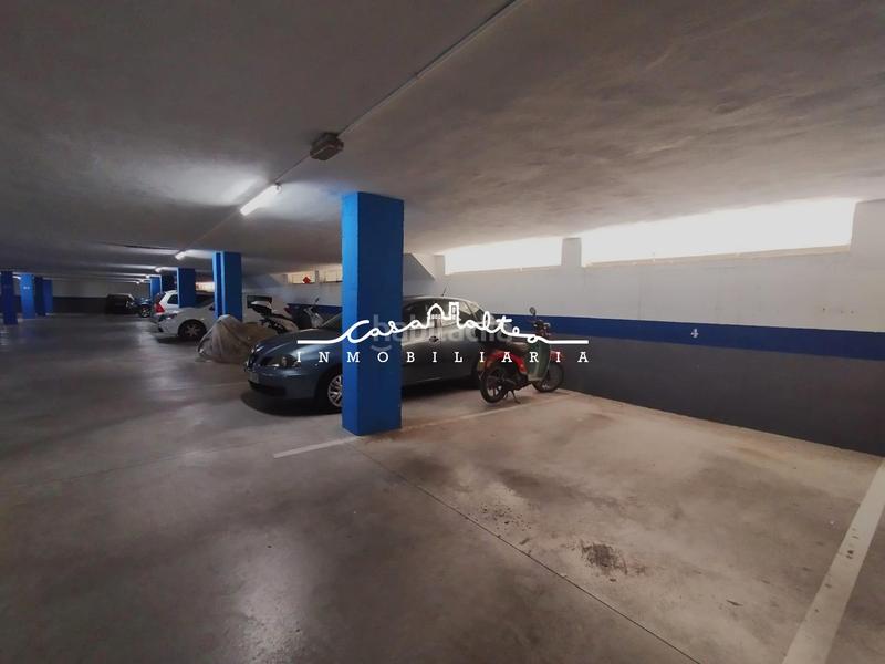 Foto c14beddb-b5b7-4540-b50a-6b94c77c1378. Alquiler parking coche en alquiler gran plaza de garaje céntrica en Altea