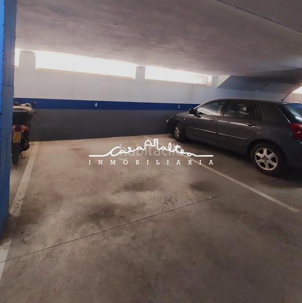 Foto e631a3cd-d272-4eec-8b04-d9e2c0c99e65. Alquiler parking coche en alquiler gran plaza de garaje céntrica en Altea