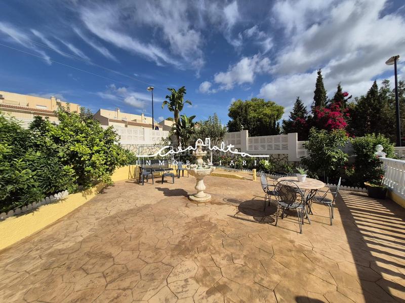 Foto 0113479a-ce0d-494a-8dbd-b5cfc2806e50. Chalet avec parking piscine dans Coloma Nucia (la)