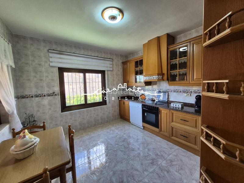 Foto 2fe08371-fb56-4ec4-a723-5d468c1b60aa. Chalet avec parking piscine dans Coloma Nucia (la)