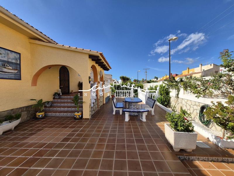 Foto 39237fe4-73f7-4100-bc13-b9eb135259ac. Chalet avec parking piscine dans Coloma Nucia (la)