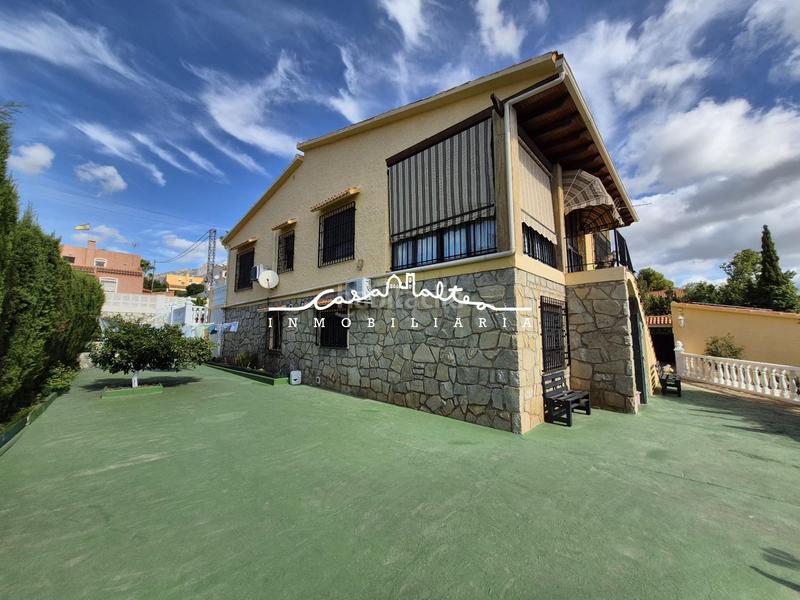 Foto 3fe5e556-ef15-4a6b-a8cd-3a09f59ff85e. Chalet avec parking piscine dans Coloma Nucia (la)