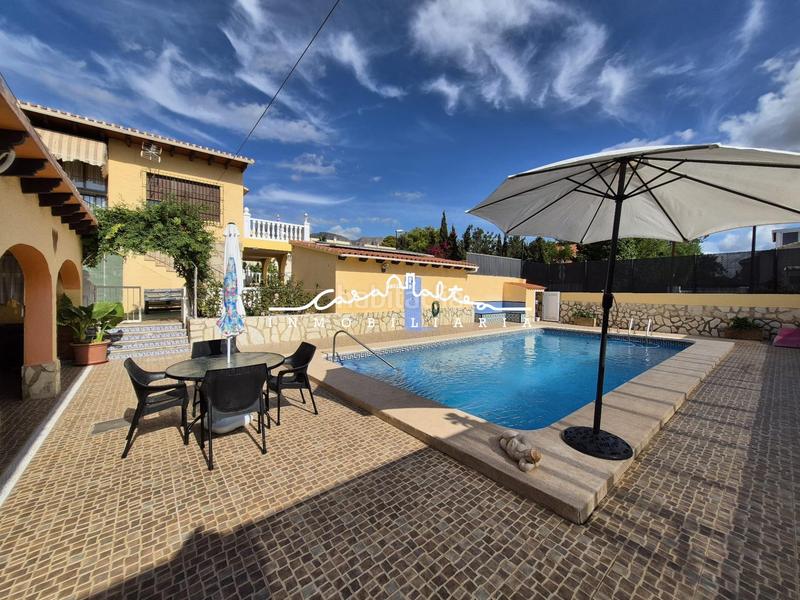 Foto 858330ad-ad90-4f04-9cc8-5bba2f8e6c03. Chalet avec parking piscine dans Coloma Nucia (la)