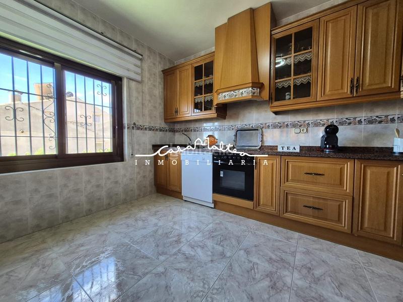 Foto 9df5fc3f-59b9-44c8-a4e4-8054632d8042. Chalet avec parking piscine dans Coloma Nucia (la)